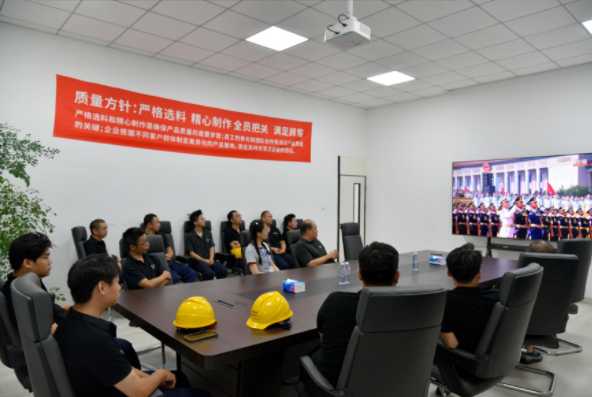 9.3閱兵震撼全球！鈦靈特壓縮機(jī)鑄就工業(yè)脊梁，向祖國(guó)獻(xiàn)禮！